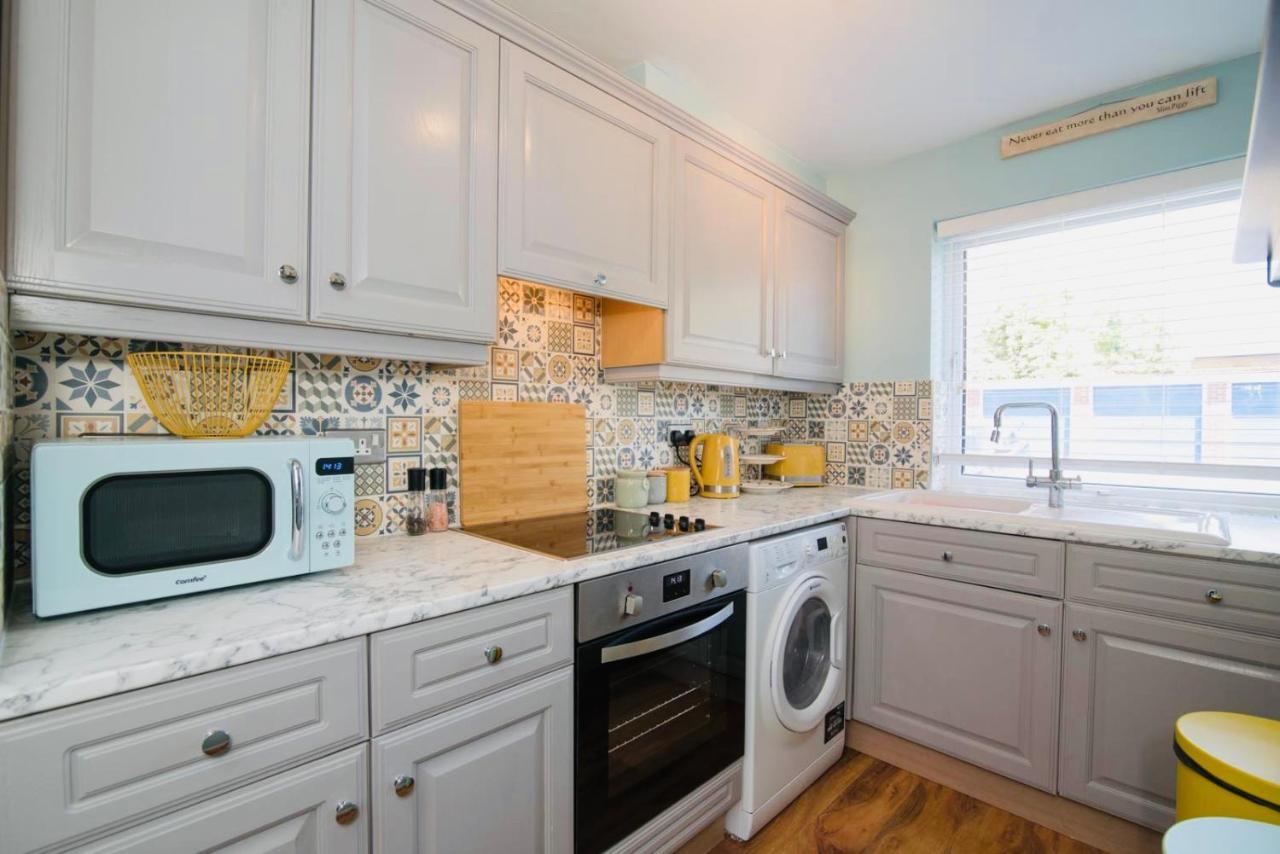 Aston Henry James Stunning One Bedroom Apartment In Royal Γουίνσδορ Εξωτερικό φωτογραφία